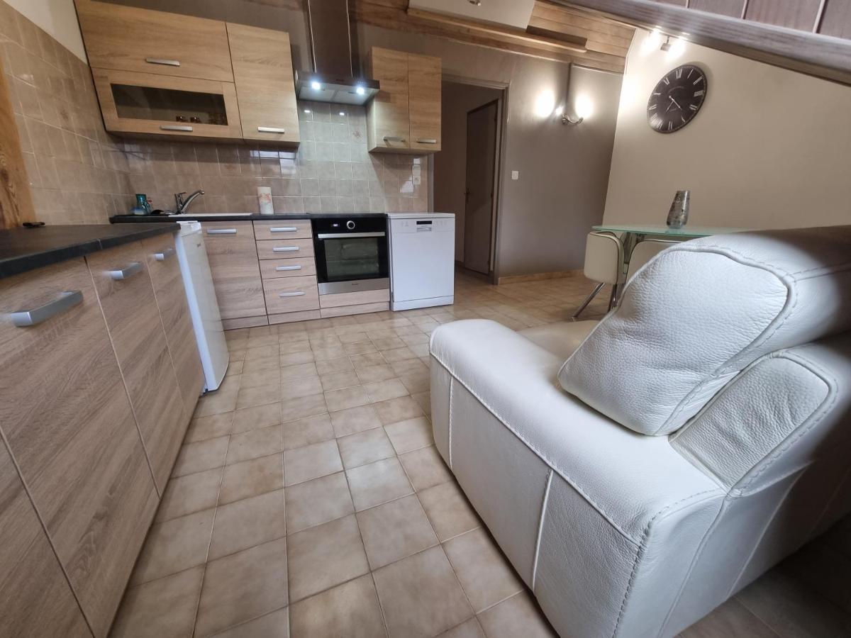 Embrun Cosy Apartment Exterior photo